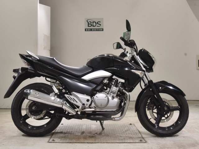 Suzuki GSR250