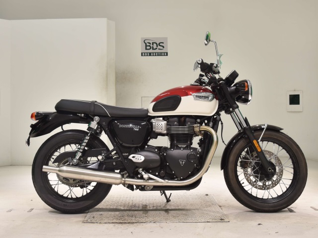 Triumph BONNEVILLE T100 2021