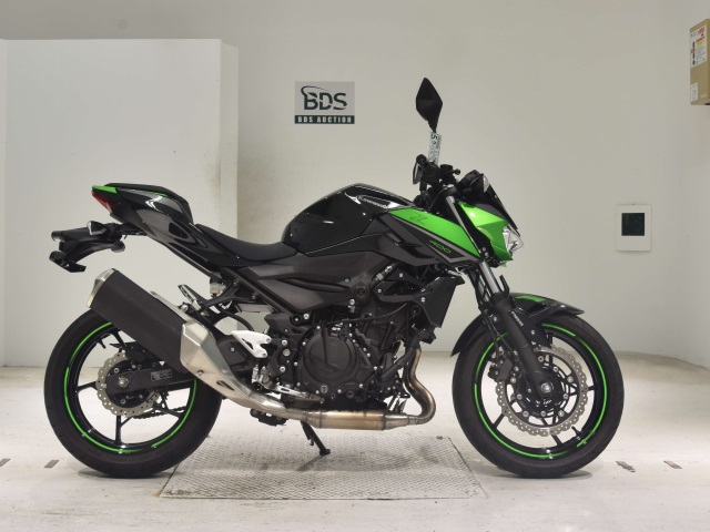 Kawasaki Z400 2021