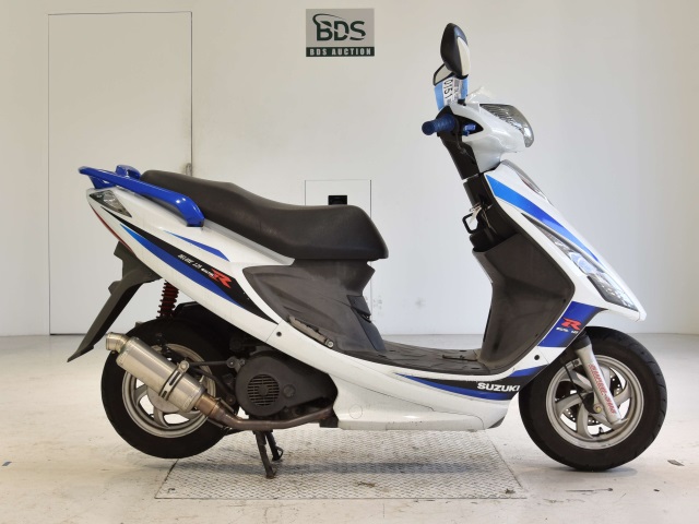 Suzuki GSR125 2008
