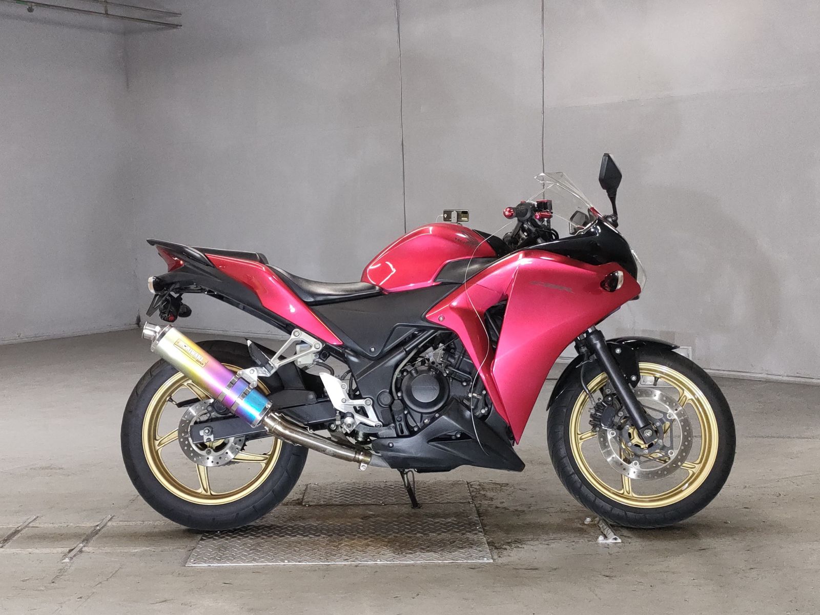 Honda CBR250R 2011