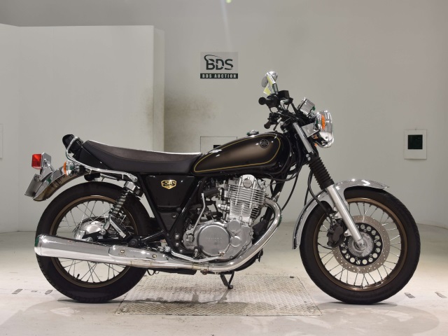 Yamaha SR400 2021