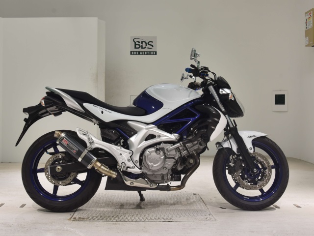 Suzuki GLADIUS SFV400 2010