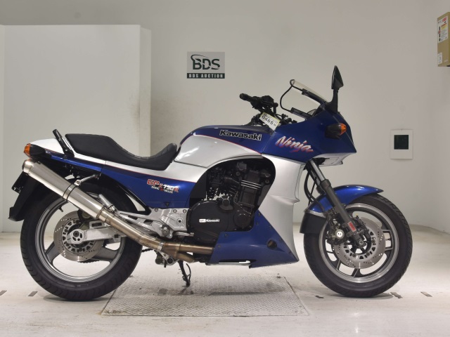 Kawasaki GPZ750R 1984