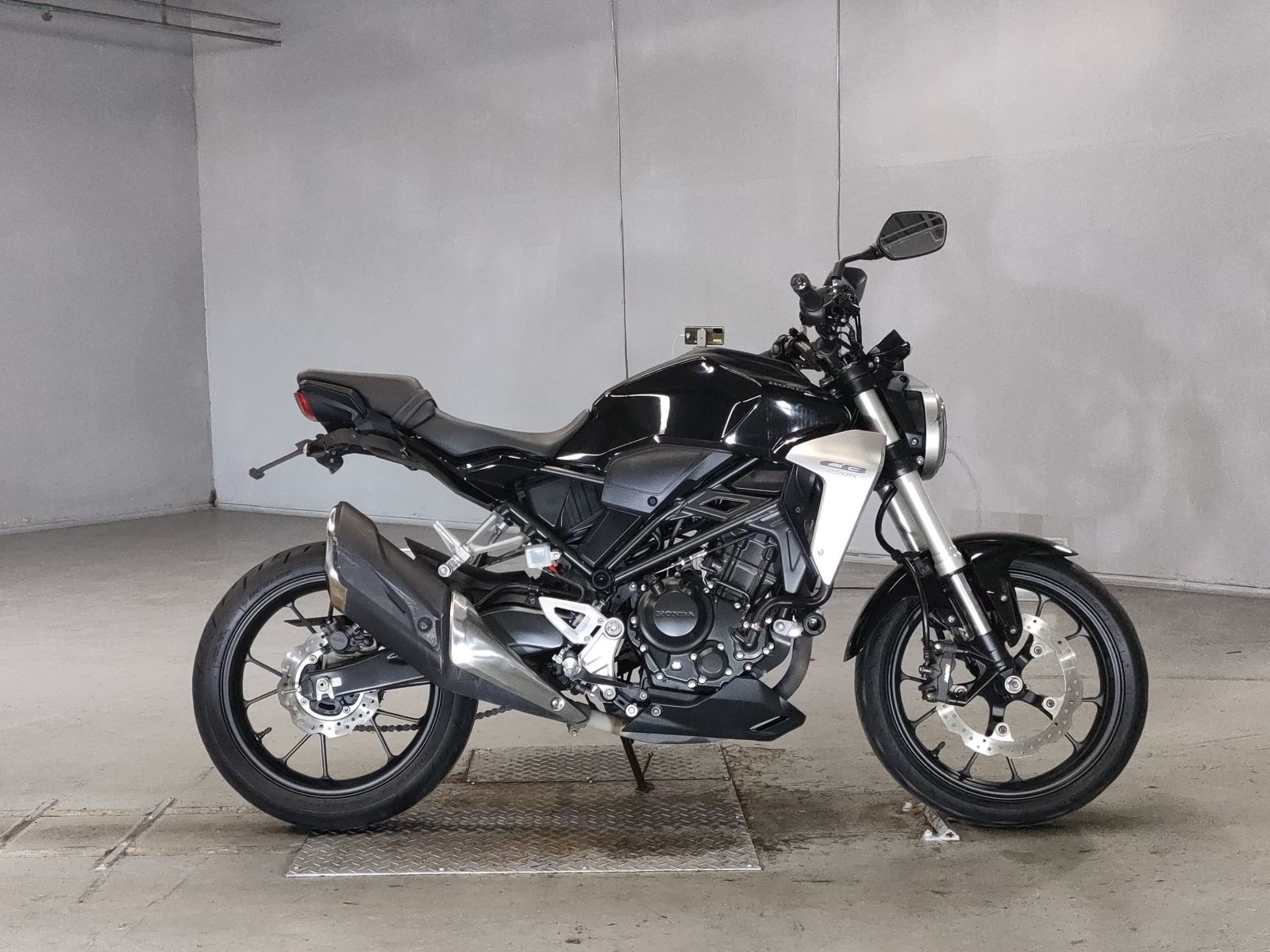 Honda CB250R 2018