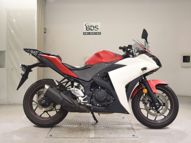 Yamaha YZF-R25 2015
