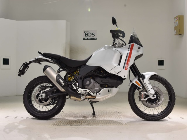 Ducati DESERT X 2025
