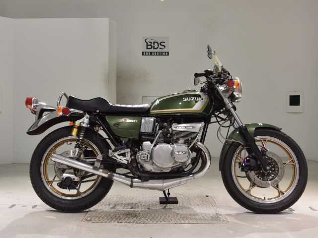 Suzuki GT550 1975