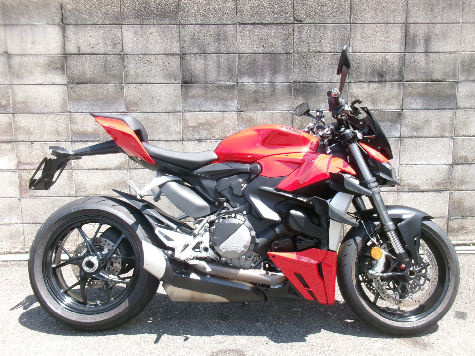 Ducati STREET FIGHTER V2 2022