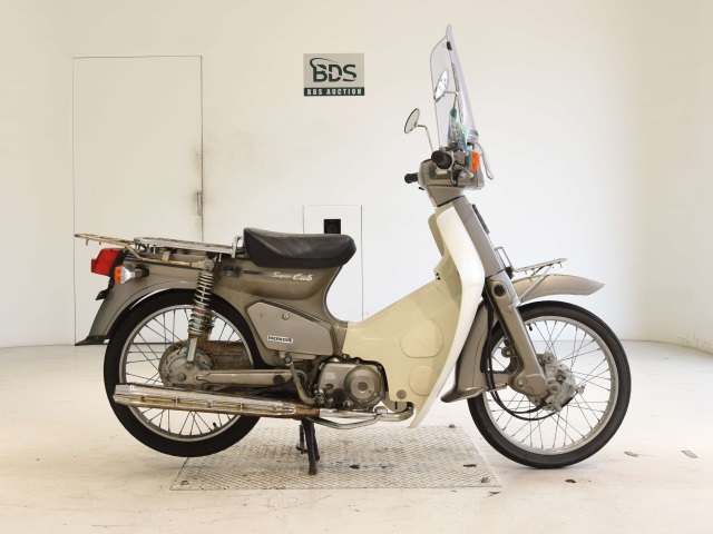 Honda C50 2002