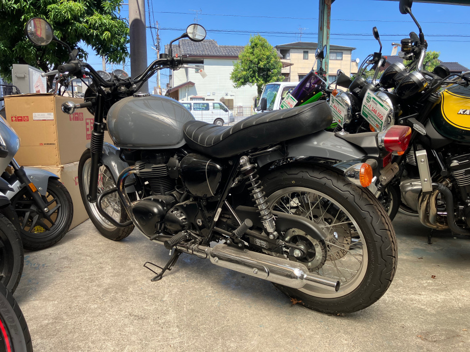 Kawasaki W800 2022