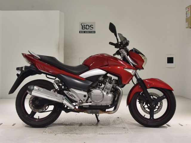 Suzuki GSR250