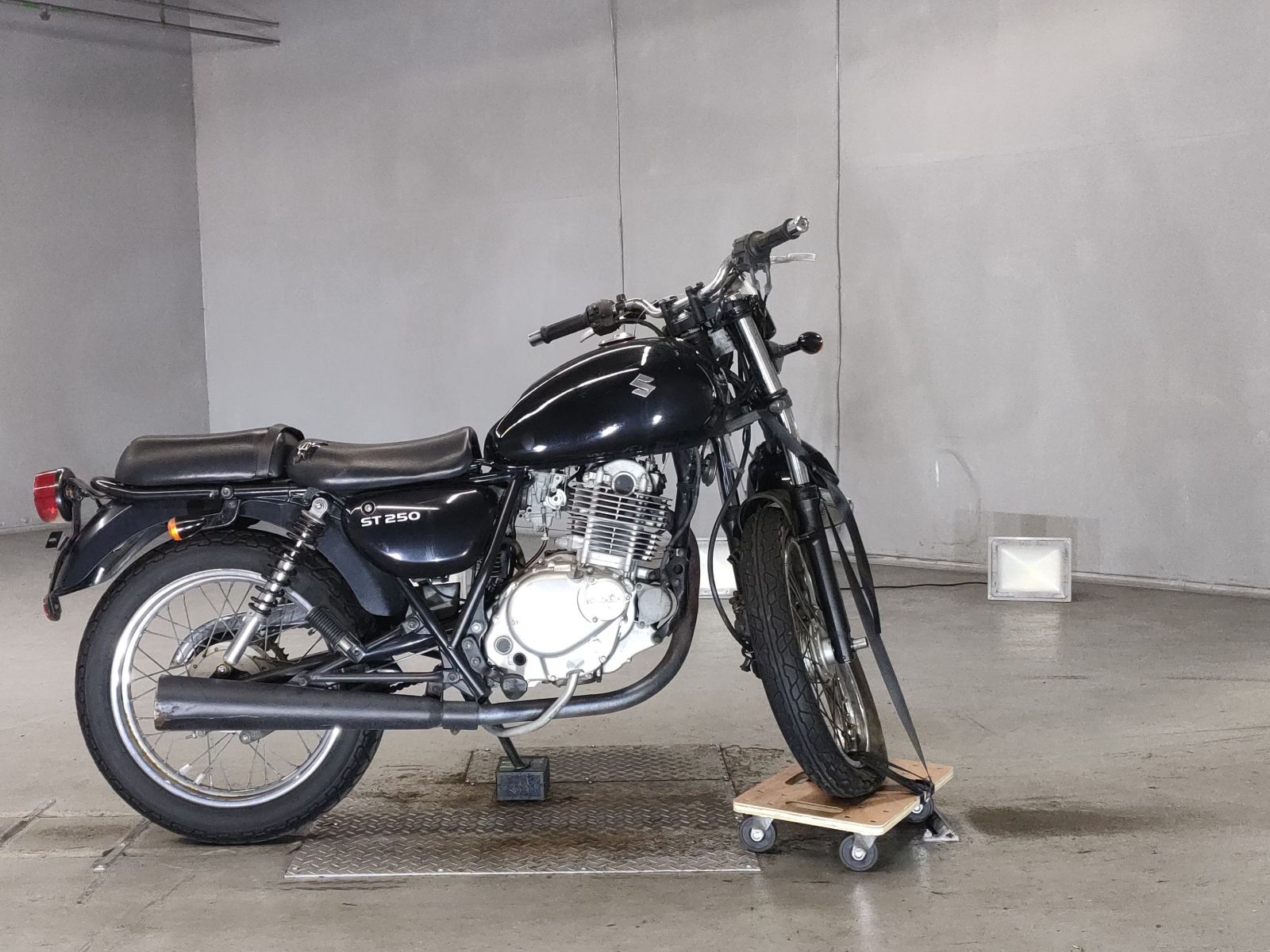 Suzuki ST250 2006