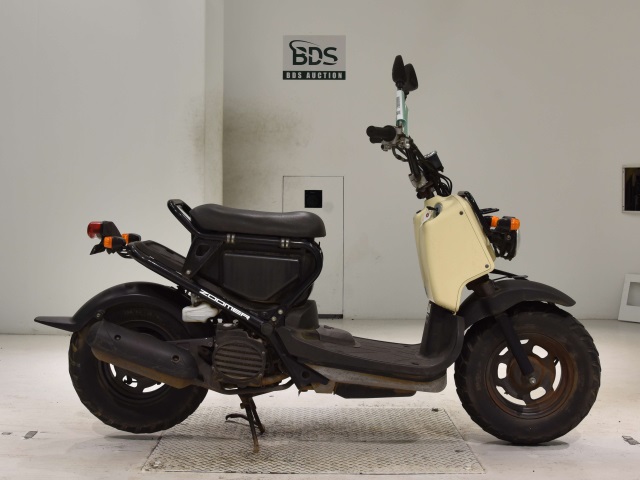 Honda ZOOMER 2011