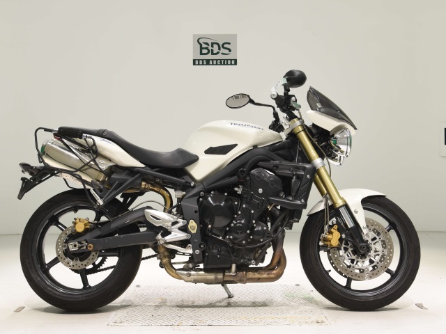 Triumph STREET TRIPLE 2011