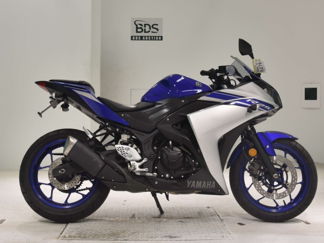 Yamaha YZF-R25 2016