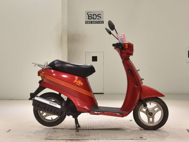 Suzuki LOVE THREE