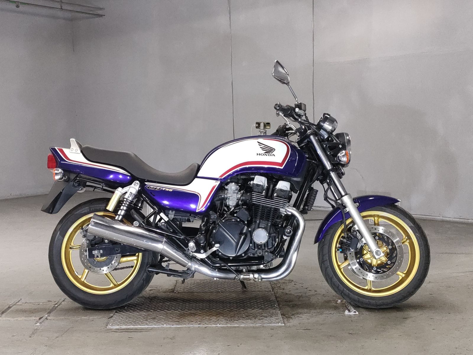 Honda CB750 2005