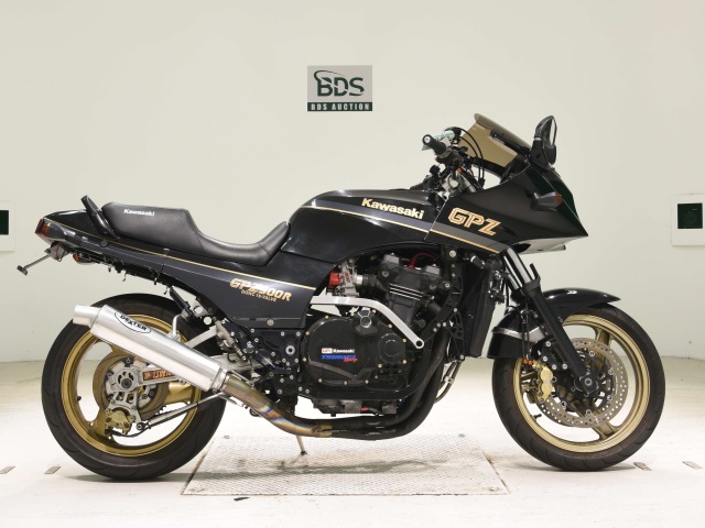 Kawasaki GPZ900R 2001
