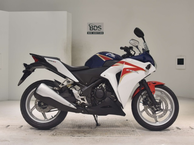 Honda CBR250R 2011