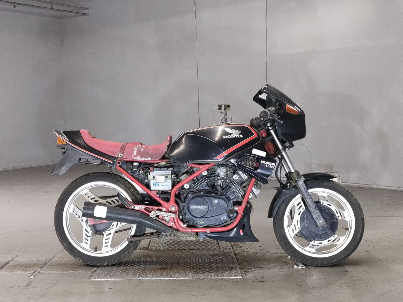 Honda VT250F XELVIS 1982