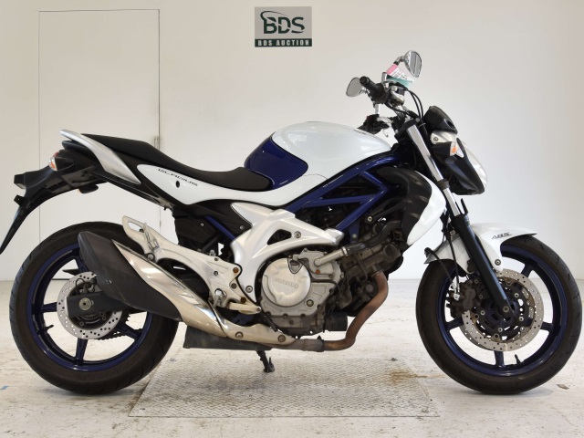 Suzuki GLADIUS SFV400 2010