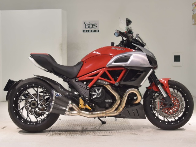 Ducati DIAVEL 2011