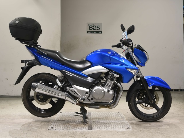 Suzuki GSR250
