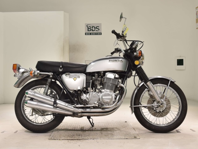 Honda CB750 2023