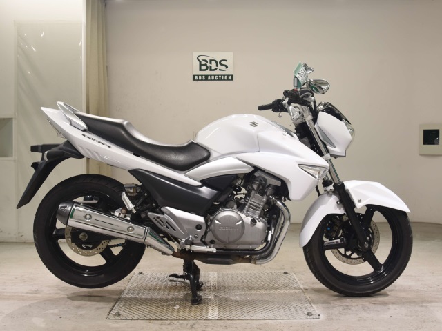 Suzuki GSR250