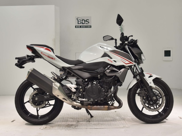Kawasaki Z400 2021