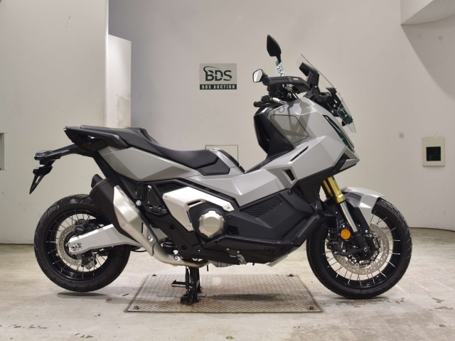 Honda X-ADV750 2025