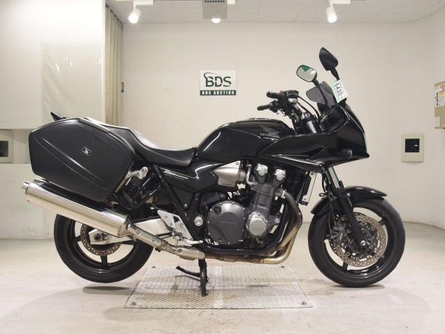 Honda CB1300SF ST 2011