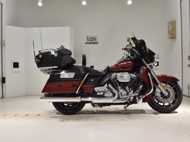 HD FLHTCUSE1800 CVO 2010