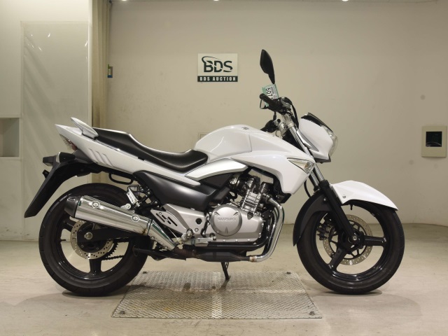 Suzuki GSR250