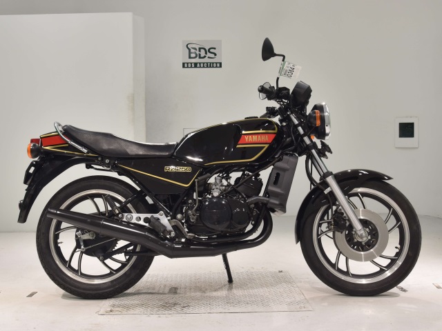 Yamaha RD250LC
