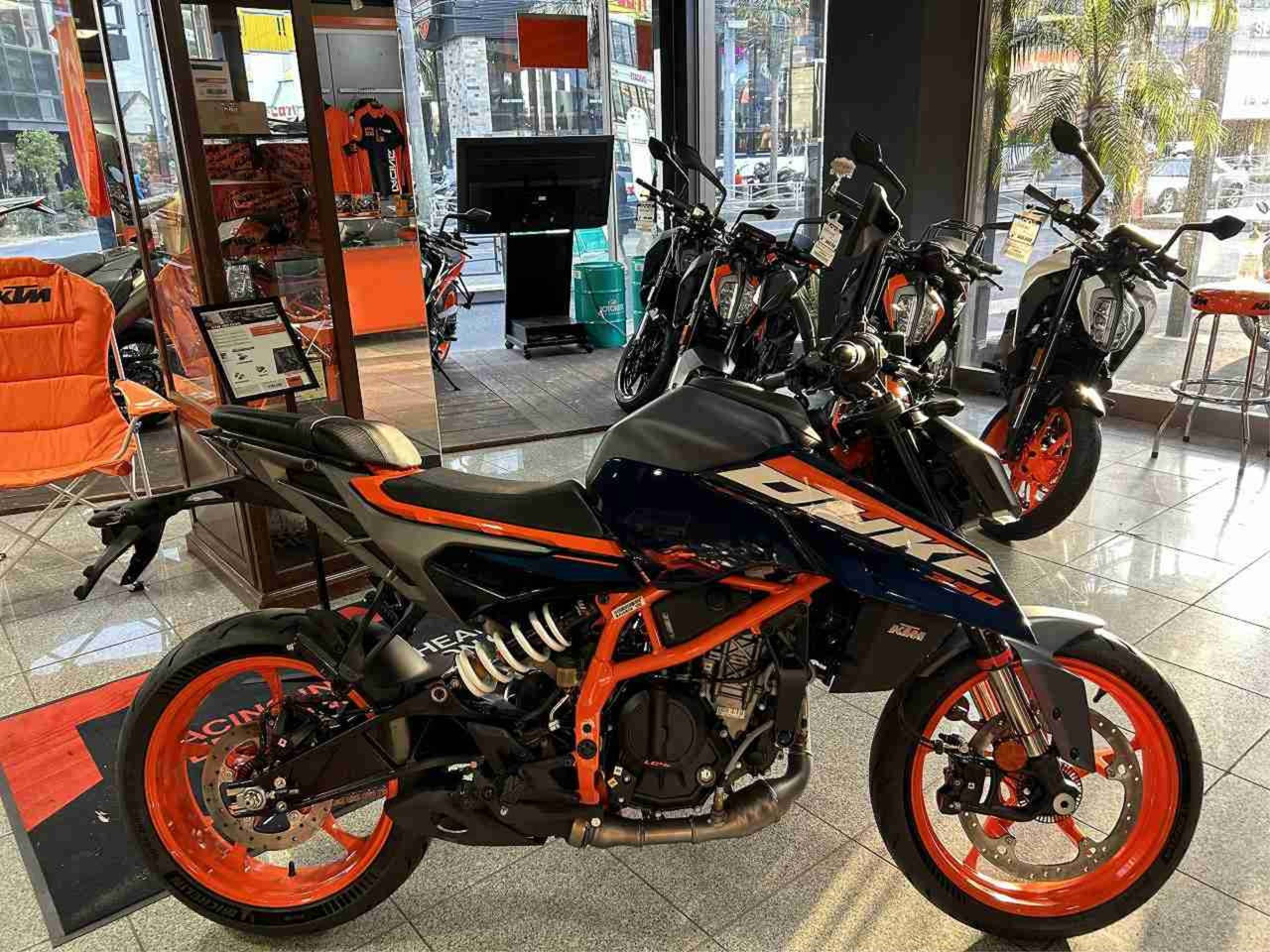 KTM 390 DUKE 2024
