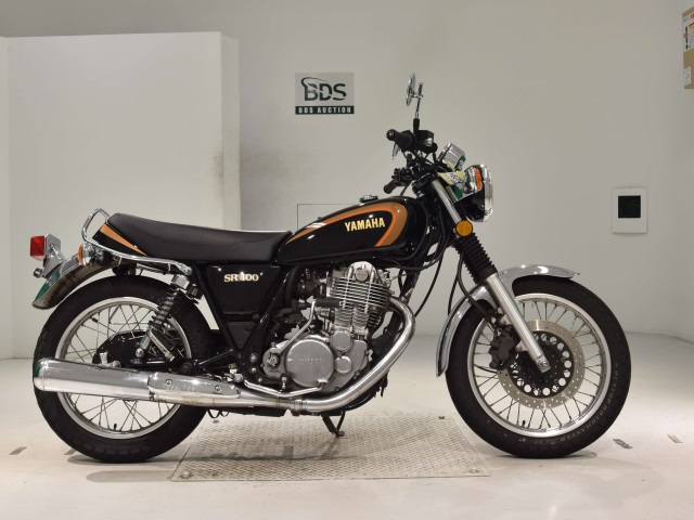 Yamaha SR400 2020