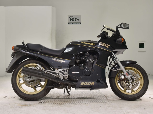 Kawasaki GPZ900R 1989