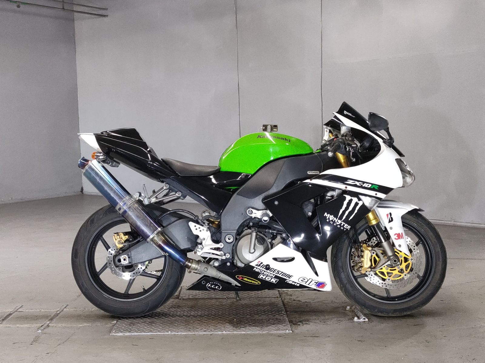 Kawasaki NINJA ZX-10R 2005