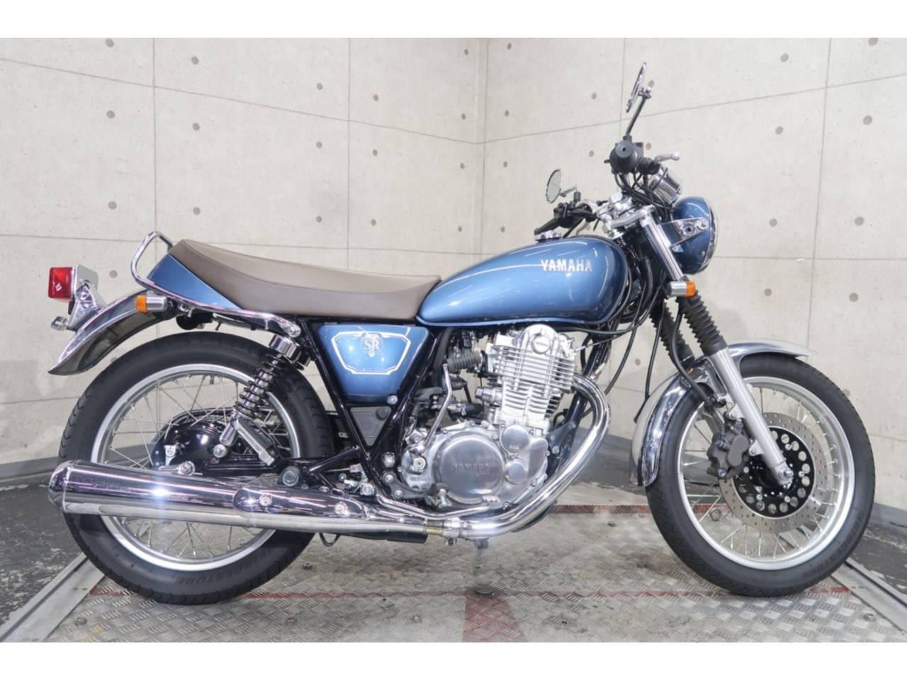 Yamaha SR400 2020