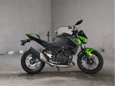 Kawasaki Z400 2021
