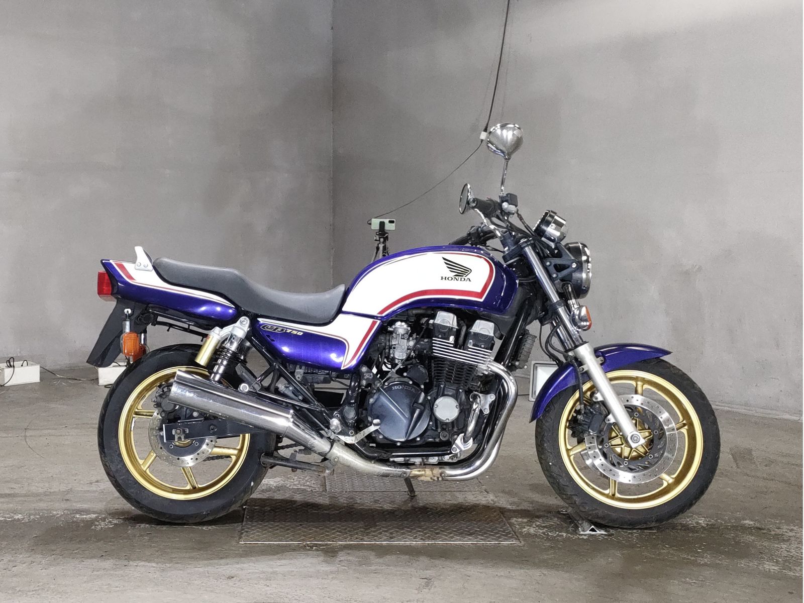 Honda CB750 2005
