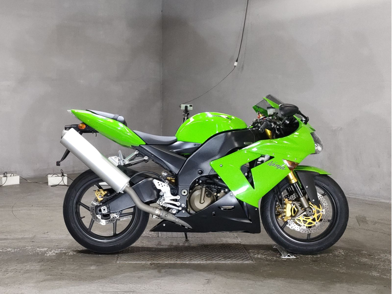 Kawasaki NINJA ZX-10R 2004