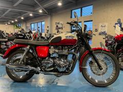 Triumph BONNEVILLE T100 2012