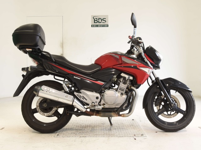 Suzuki GSR250