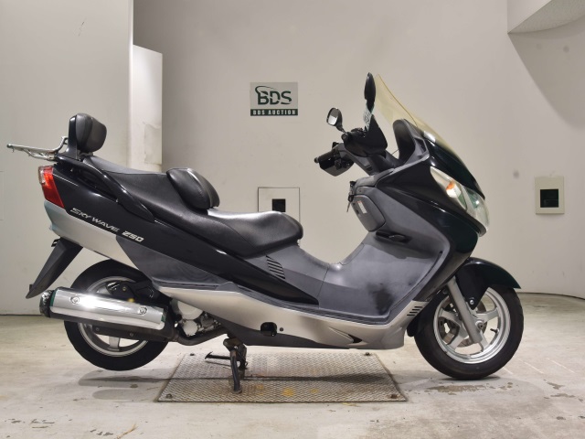 Suzuki SKYWAVE 250S