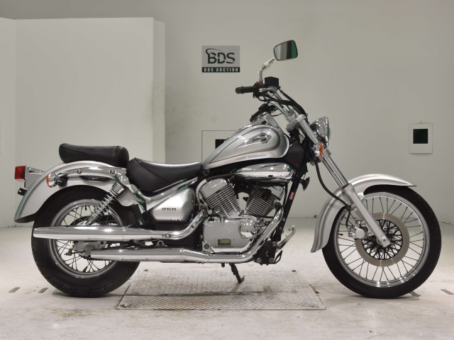 Suzuki INTRUDER 250LC 2001