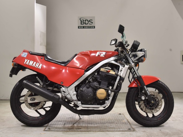 Yamaha FZ400 1987