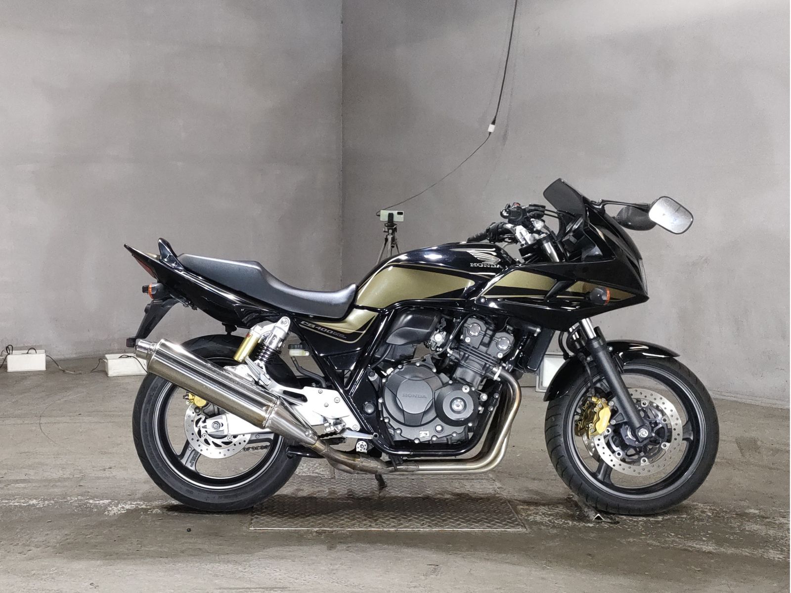 Honda CB400SFV BOLDOR 2012